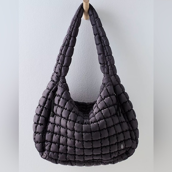 1 LEFT ✨NEW Free People FP Movement Quilted Carryall In Graphite - Picture 1 of 14